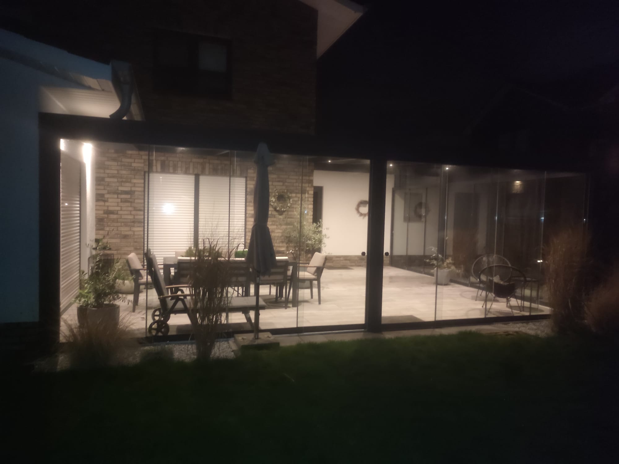 Terrassendach am Abend mit Beleuchtung - Münsterland